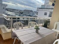 APPARTEMENT MAGNIFIQUE VUE SUR LE CANAL Et LA MER D'EMPURIABRAVA - Ferienwohnung