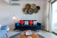 West Wood Holiday Apartment, C6 - Flic en Flac with pool at a quiet location, beautifully decorated and close to the beach - Chambres d'hôtes Flic en Flac