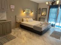 Triple Room with Garden View