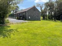 B&B Penrith - Lake District cottage in 1 acre gardens off M6 - Bed and Breakfast Penrith