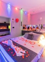 Queen Suite with Spa Bath