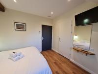 Doppel-/Zweibettzimmer mit eigenem Bad