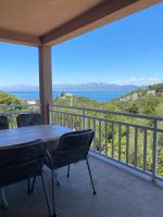 Apartamento de 1 dormitorio con balcón y vistas al mar