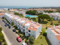Renovated Algarve Apartments with Pool - B&B