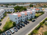 Renovated Algarve Apartments with Pool - B&B Armação de Pêra
