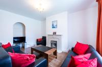 B&B London - Pass the Keys Spacious Shepherds Bush Apartment With Garden - Bed and Breakfast London
