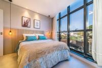 304 Bl 02 - WaldGarten Bombinhas - 50m do Mar e Frente Avenida - Condomínio de Alto Padrão - Piscina - Academia - Salão de jogos - Bed and Breakfast Bombinhas