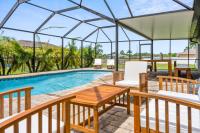 B&B Cape Coral - Cape Escape II - 4bdr - 2bth - POOL - Sleeps 10 or more - Bed and Breakfast Cape Coral