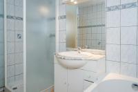 Basic Driepersoonskamer met Gedeelde Badkamer