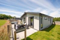 Forget Me Not Lodge, 4 Roadford Lake Lodges - B&B