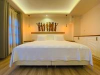 Deluxe Double or Twin Room with Garden View