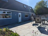 Coach House Cottage - Bed and Breakfast