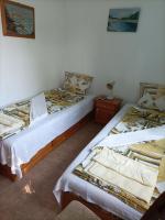Doppel-/Zweibettzimmer mit Bad