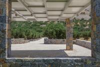 Villa Of the hill with heated Pool, BBQ & Kids Playground - Chambres d’hôtes Kavoúsi