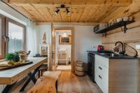 Apartment with Mountain View