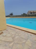 Ground floor studio with access to beach and pool - B&B