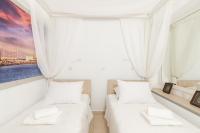 Apartment with Garden View