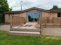 Birch Lodge, Pitlandie - Luxury 2 Bedroom Lodge with Sauna - Bed and Breakfast