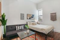 B&B Chicago - Simple Studio Apartment with In-unit Laundry- Wilson 403 - Bed and Breakfast Chicago