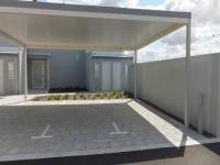 Modern Luxury 1 Bedroom Apartment - Walk to the shops! Free Wifi - Chambres d'hôtes Clarkson