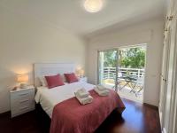 Vilamoura Central 2 With Pool by Homing - B&B Vilamoura