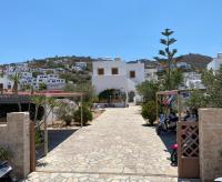 Patmos Sunshine Houses - Just a 5-Minute Walk from Skala Square and the Port - B&B Patmos