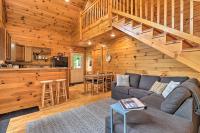 Cozy Boone Cabin with Deck Close to Downtown! - B&B