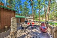 B&B Ruidoso - Sleepy Bear Cabin in Ruidoso Deck and Yard Games! - Bed and Breakfast Ruidoso