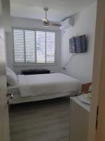 B&B Bat Yam - Jerusalem Apartments (In Bat Yam) by Pay Box - Bed and Breakfast Bat Yam