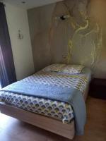 t2 paisible dans un cadre arboree - B&B