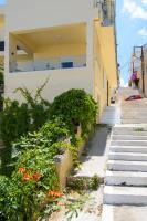 HOUSE FOR FAMILIES NEAR THE LAKE - Chambres d'hôtes Agios Nikolaos