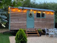 B&B Newport Pagnell - Eakley Manor Farm Glamping Luxury Shepherds Hut - Bed and Breakfast Newport Pagnell