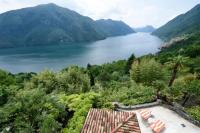 Historic villa with magnificent lake views - B&B Villasalto