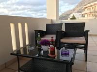1 Bed - Sleeps 2 - Private Balcony - Free Parking - B&B Masoúri