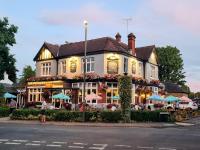 B&B Esher - José Pizarro The Swan Inn - Bed and Breakfast Esher