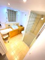 Jolie appartement individuel, dans un quartier calme très proche de la plage. - B&B Hendaye