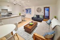 Modern & Central, Perfect Beach Getaway- 2min Walk - B&B Brighton