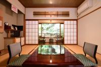 Standard Twin Room with Shared Bathroom