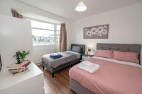 B&B Plumstead - 4 bedrooms,2 bathrooms house with free parking - Bed and Breakfast Plumstead