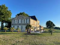 B&B Soulac-sur-Mer - Château de Neyran chambre d'hôtes & Spa - Bed and Breakfast Soulac-sur-Mer