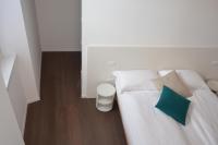 One-Bedroom Apartment Lago