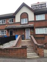 Entire Rental, Easy Reach to Etihad Stadium - B&B Manchester