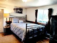 Wolf's Cabin-Walk to Downtown Noblesville - B&B Noblesville