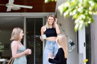 Sunshine Coast Large Family Sized Unit with Free Watersports, Maroochy River, Lagoon, and Beach Access - B&B
