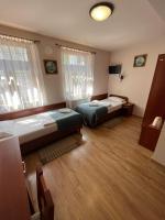 Zweibettzimmer mit Bad