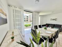 Las Viñas Playa Americas Apartment with Pool & Terrace - Chambres d'hôtes Arona