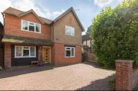 6 bedrooms beautiful home 3 bathrooms, quiet location with garden near Legoland Windsor Heathrow - Chambres d'hôtes Maidenhead