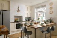 Modern, light and airy townhouse in Llandudno, West Shore - B&B Llandudno