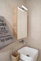 "Calm Joy & J" - Infinity - B&B Ermoúpolis