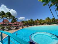 TROPIC Appartements PREMIUM village vacances vue mer Guadeloupe St Anne avec piscine - Chambres d'hôtes Sainte-Anne